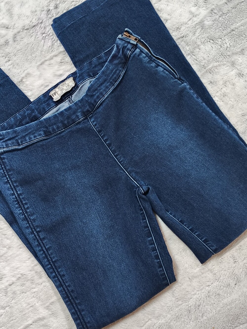 Free People Slim Flare Jeans Front Slit Dark Wash Women's 28 Bohemian Hippie - Picture 4 of 10
